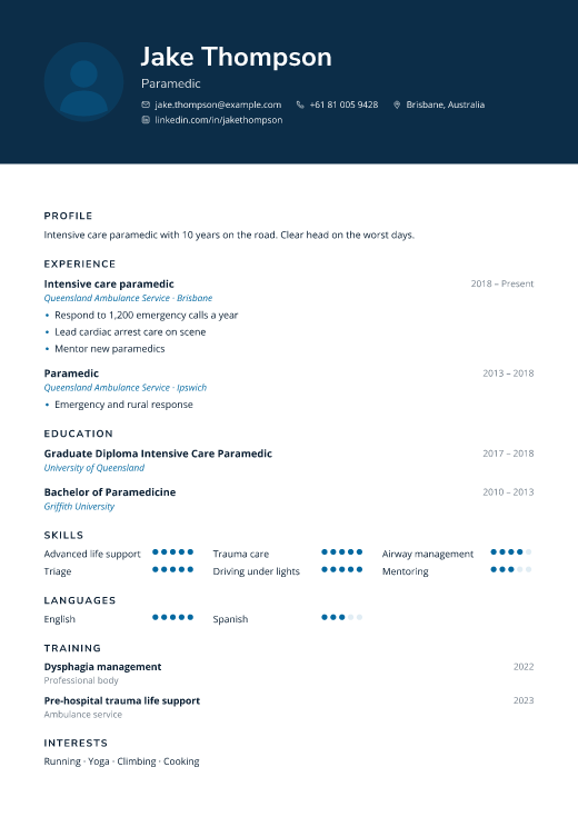 Paramedic resume template, Rounds design
